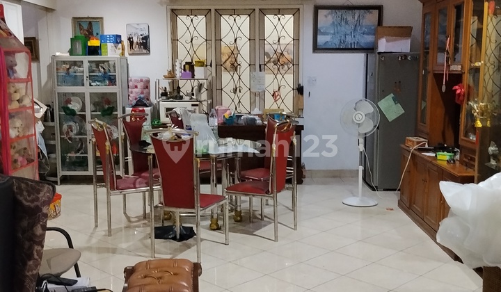 Disewakan Rumah Furnished di Grogol Akses Jalan 2 Mobil Jakarta Barat
