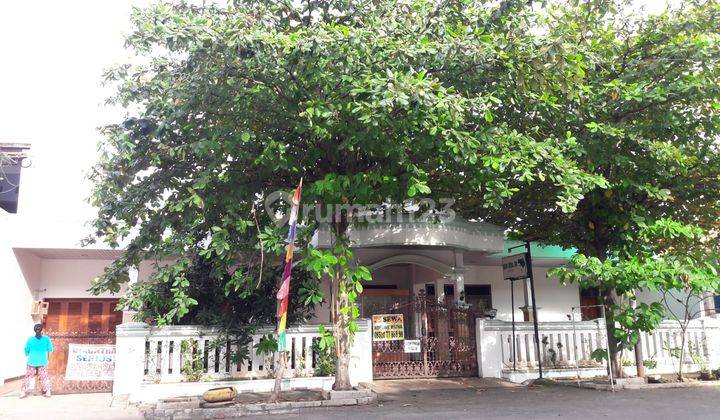 Disewakan Rumah Depan Jalan Lebar Cocok Untuk Usaha 1