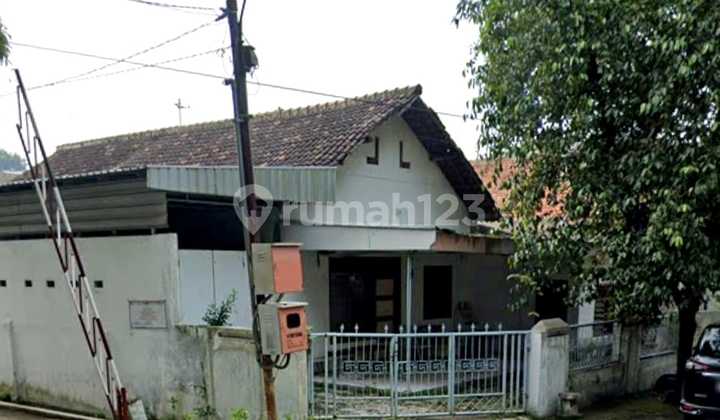 Dijual Rumah Tua Hitung Tanah Jalan Depan Lebar 2