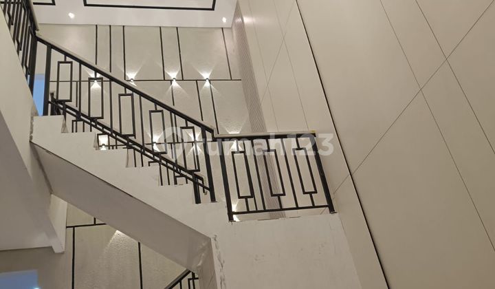 Brand New, Rumah Mewah Bagus di Taman Palem Lestari 2