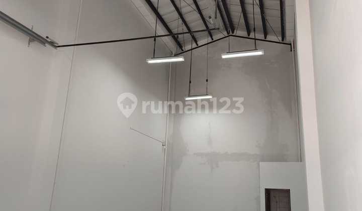 Di Sewa Gudang di Pik2 Bizzpark