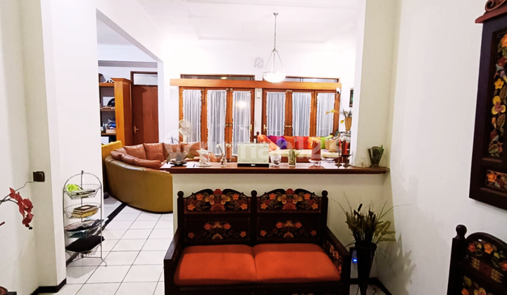 Rumah Luas di Jl Lestari - Geger Kalong Bandung