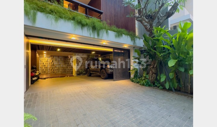 Dijual Rumah Brand New Bergaya Tropical Modern Hanya 10 menit dari Senopati - Bebas Banjir 2