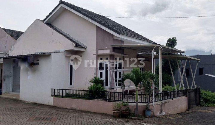 Rumah Hook Terawat di Amany Regency Buring Kota Malang 
