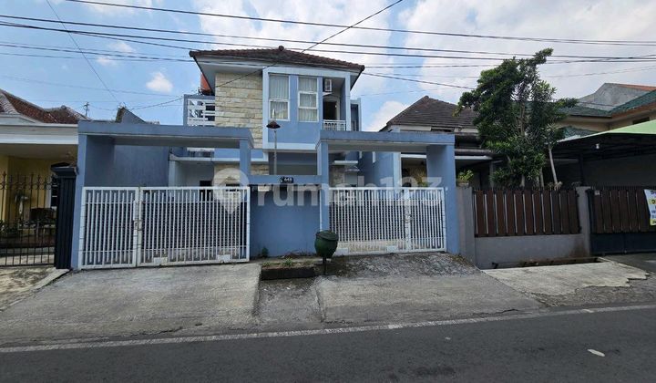 Two-Story Furnished House in Bunga Bunga, Malang Two-Story Furnished House in Bunga Bunga, Malang