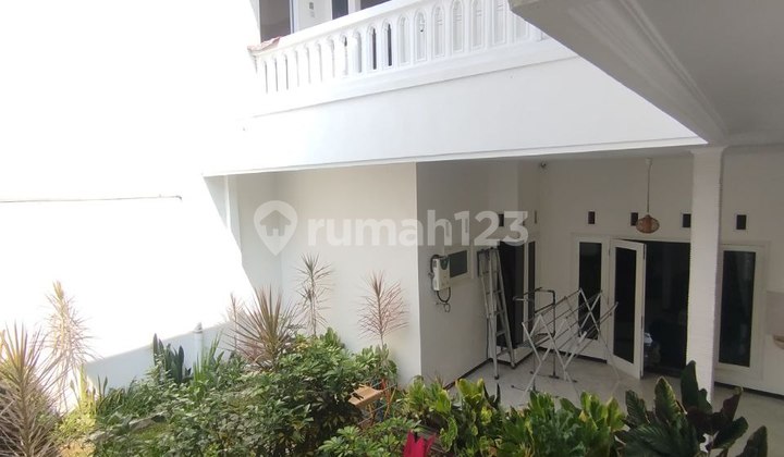 Good Semi-Furnished Rental House with SHM at Bukit Cemara Tujuh Good Semi-Furnished Rental House with SHM at Bukit Cemara Tujuh