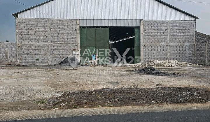 New Building Warehouse on Krebet Bululawang Main Road, Malang New Building Warehouse on Krebet Bululawang Main Road, Malang