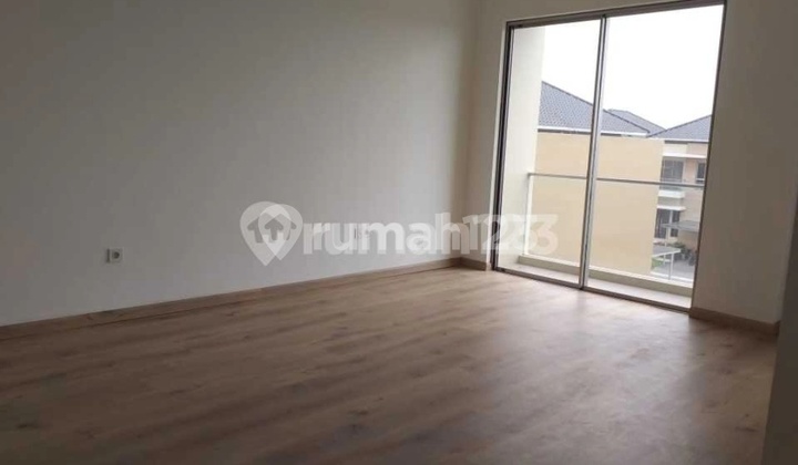 Town House Allegro 3 Lantai Bagus Sekali 2