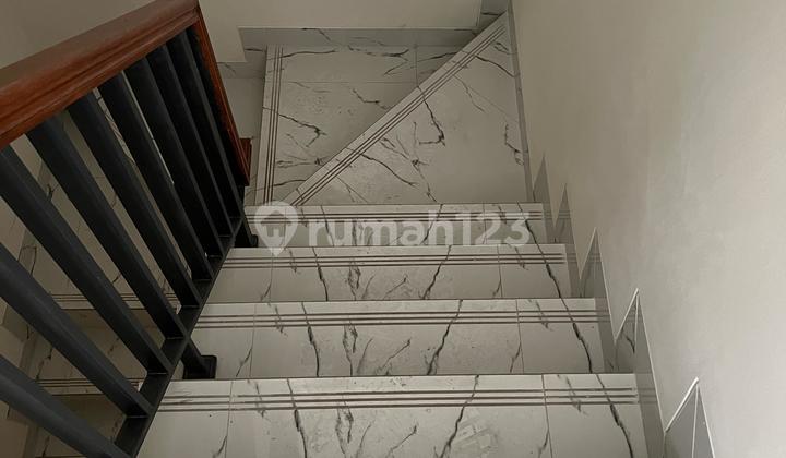 Jual B U Rmh Baru Lavon 166M 3 Lantai Jual Cepat 2