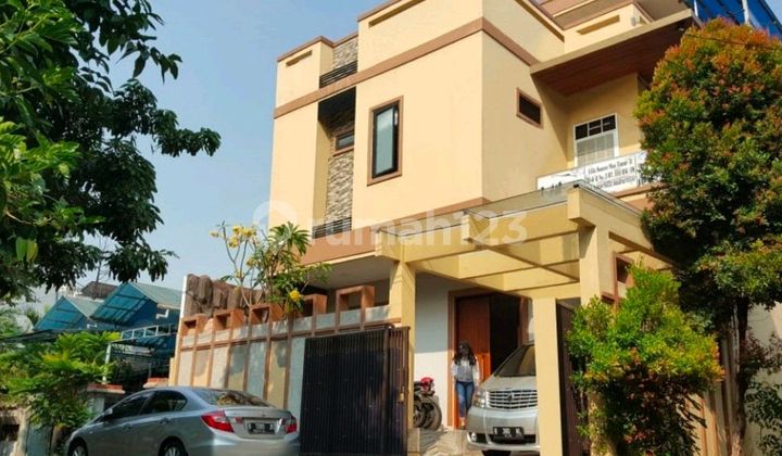 Sunter Mas East Fully Furnished Hook, Very Neat Condition