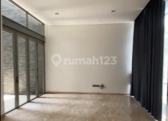 Disewakan Rumah The Chopin Signature di Golf Island Pik Ada Lift Mewah 2