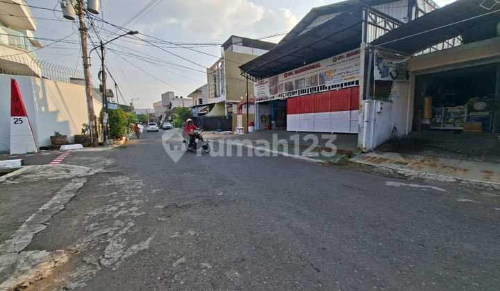 Ready-to-Use 250m² Warehouse in West Semarang 2