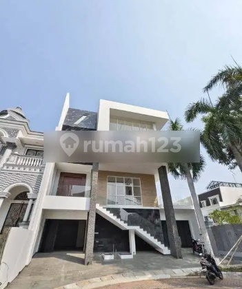 Rumah Dijual Cepat di Cluster Florence PIK, Jakarta Utara 1