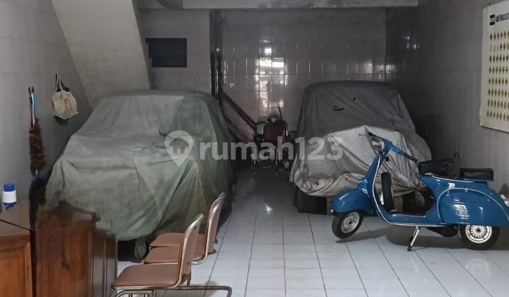 For Immediate Sale: Strategic Shophouse Needs Renovation Near Sunter Mall, North Jakarta