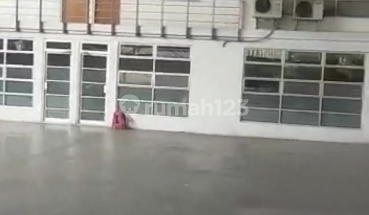 Dijual Murah 50%Di Bawah NJOP Exshowroom di Pinggir Jalan Protokol Gunung Sahari Jakpus.strategis. Bagus Dijual Murah 50%Di Bawah NJOP Exshowroom di Pinggir Jalan Protokol Gunung Sahari Jakpus.strategis. Bagus