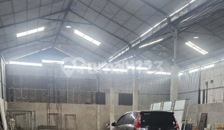 Rent a Directly Available, Good, Strategic, Affordable Warehouse. in Kelapa Gading, North Jakarta. Rent a Directly Available, Good, Strategic, Affordable Warehouse. in Kelapa Gading, North Jakarta.