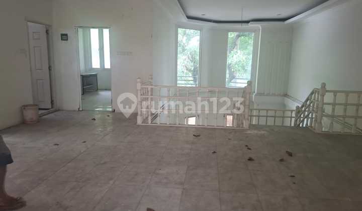 Jual Rumah Perlu Renovasi Strategis Lokasi Bagus untuk Kantor,Klinik,Salondll di Pinggir Jalan Rame di Sunter Danau Indah Jakut 2