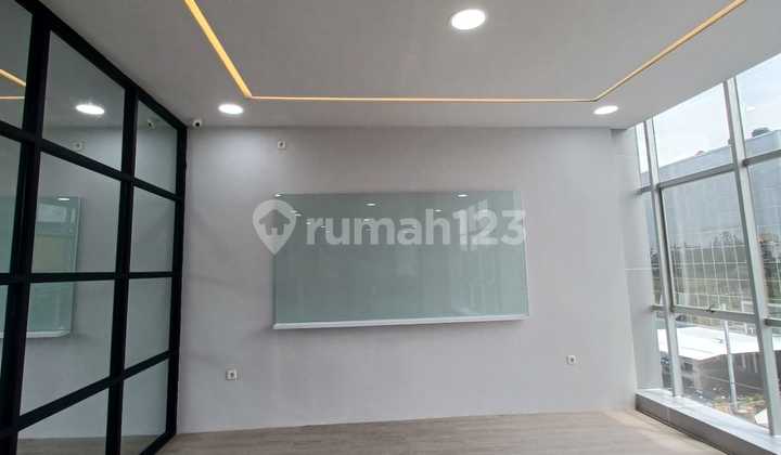 Rent a Luxurious, Nice, Tidy, and Strategic Warehouse in the Cengkareng Industrial Area, West Jakarta.