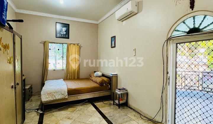 Jual Cepat Rumah Bagus Dihoek Daerah Taman Ratu Jakbar