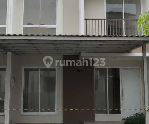 For Sale Fast Neat Good Strategic House 3fl 3br, in Sedayu City