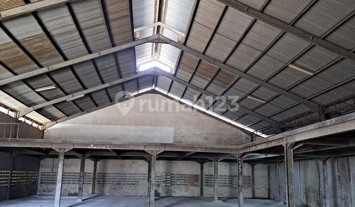 Fast Rent Good Strategic Warehouse in Pondok Pinang, South Jakarta.