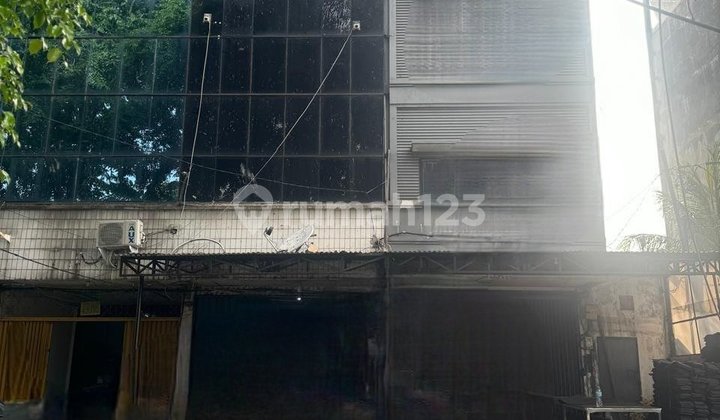 For Sale ASAP Very Cheap 4-Story Row House. Strategic Location by Main Road at Jembatan 3, North Jakarta. 1