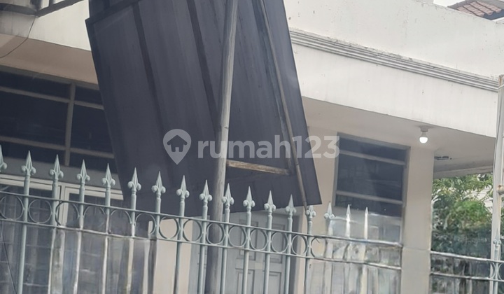 Sell Immediately Beautiful House in Tanjungduren Sell Immediately Beautiful House in Tanjungduren