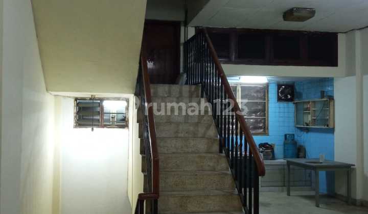 For Sale: Neat, Good, Strategic Shop House in the New Business Center. For Sale: Neat, Good, Strategic Shop House in the New Business Center.