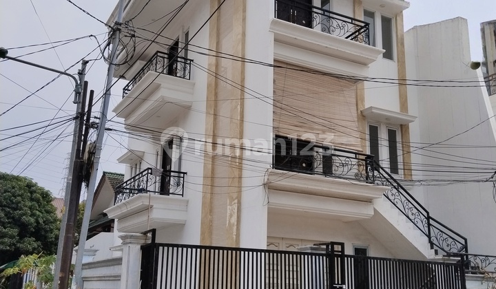 Letak Strategis, Keamanan 24 Jam