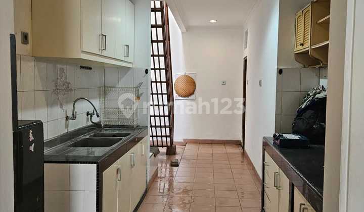 Posisi Strategis, Ruangan Luas 2