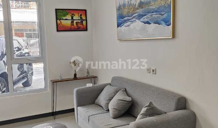 Terenovasi Baik. Rapih. Full Furnished