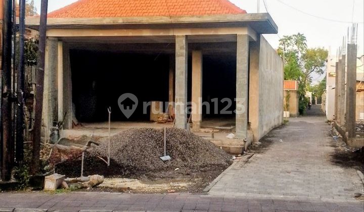 For rent: new shophouse in Seminyak For rent: new shophouse in Seminyak