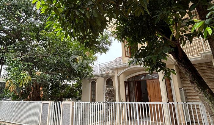 Ready-to-Occupy House in Bintaro Jaya, Highly Strategic Location