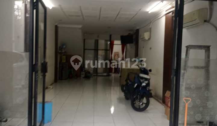 For Rent: Jelambar Shop House, Guaranteed Strategic Location