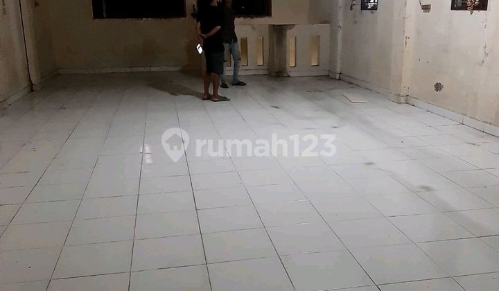 Ready-to-Occupy House, Ideal for Business in Duri Indah Tambora 2