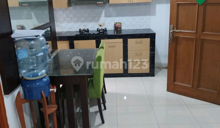 Laguna Apartment Has 2 Bedrooms In East Pluit