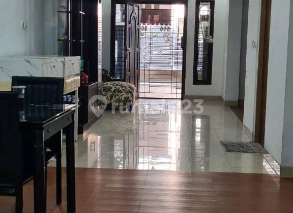Rumah Modern Dan Strategis Di Sunter