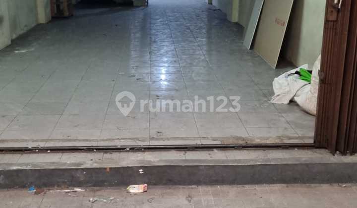 Ready-to-Occupy and Strategic House at Jembatan.5.