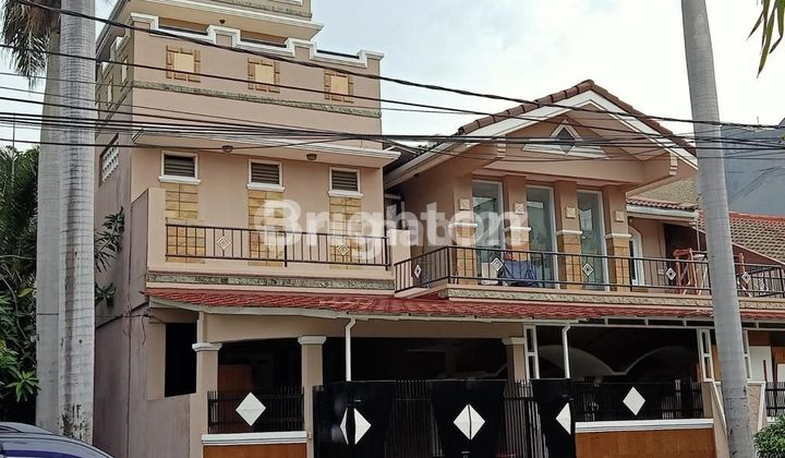 RUMAH HOOK RAPIH DAN MEGAH DIKELAPA GADING