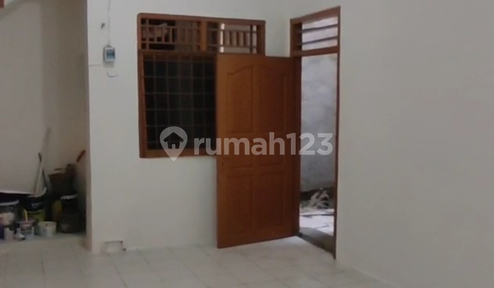 A Well-Maintained House in a Gang Beraih, Jamblang