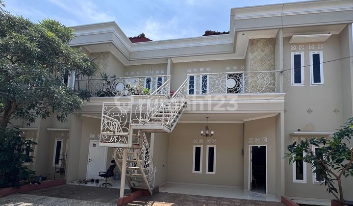 Disewakan Rumah 2 Lantai Full Furnished Nempel Bintaro Siap Huni