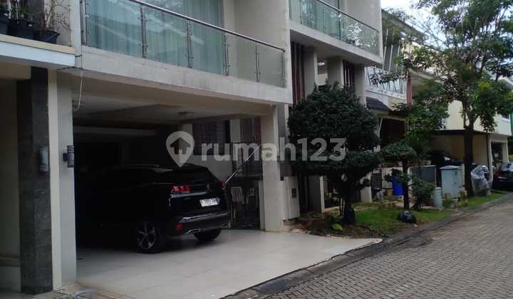 Private Modern Home in Kebayoran-Bintaro - 6BR Semi Furnished