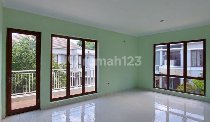 Rumah Hook Discovery Bintaro Jaya Sektor 9 | Renovasi | LT 173 LB 260 | SHM 2