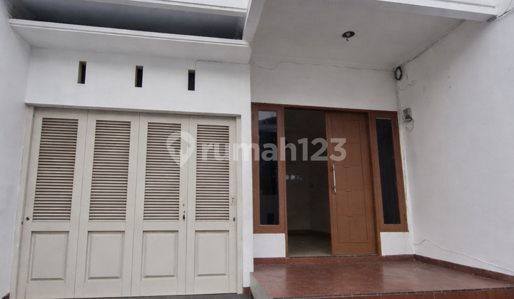 Disewakan Rumah Siap Huni, Rapi, Terawat di Tomang Jakbar Disewakan Rumah Siap Huni, Rapi, Terawat di Tomang Jakbar