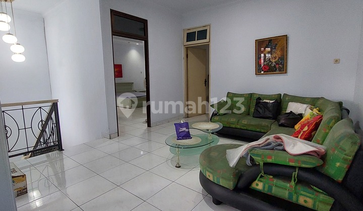 Sewa Rumah Daerah Taman Ratu Lokasi Strategis 2