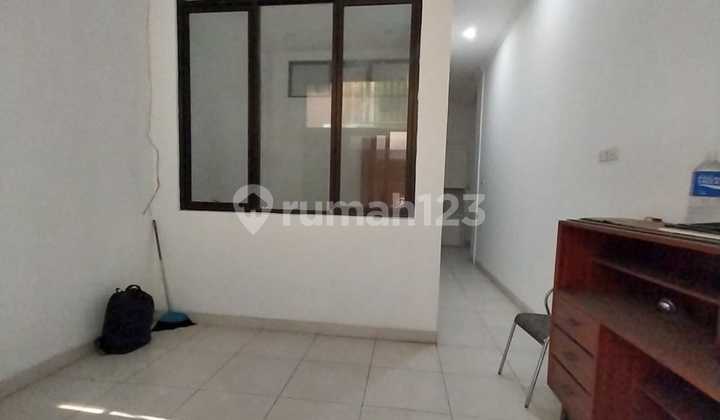 (Wrkmokt24) Quick Sale House in Kemurnian, West Jakarta City