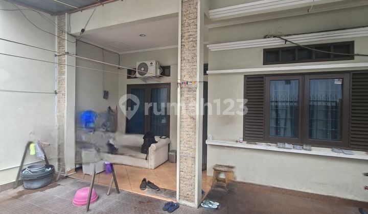 Dijual Rumah Daerah Taman Ratu Lokasi Strategis
