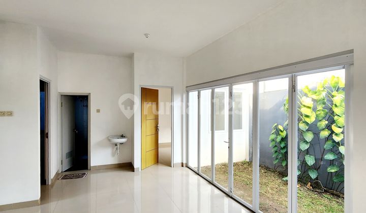 Minimalist House Near Bumi Kayoen, Salatiga 2