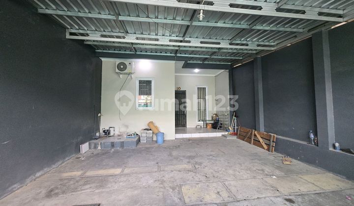 Rumah 2 Lantai bisa untuk Tempat Usaha di Newton Hill 2