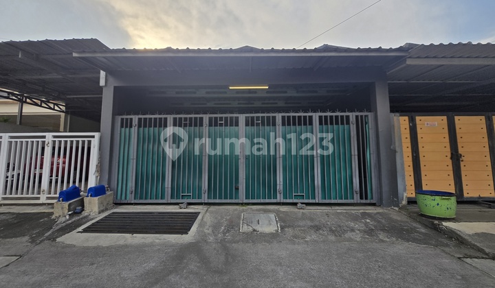 Rumah 2 Lantai bisa untuk Tempat Usaha di Newton Hill 1